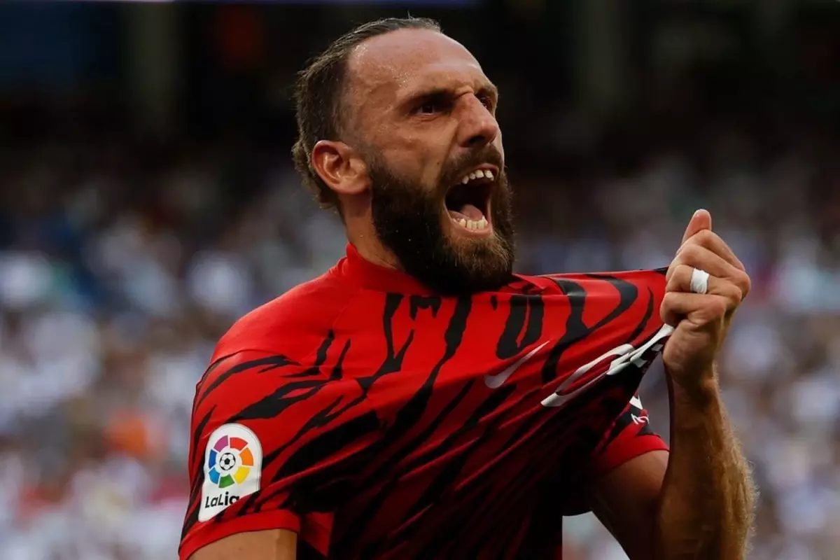 Fenerbahçe taraftarları Vedat Muriqi'yi bekliyor