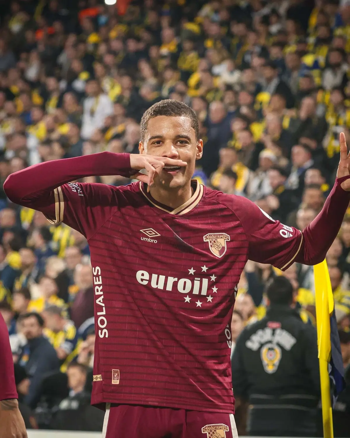 Göztepe, Fenerbahçe'yi 1-1'lik Beraberlikle Zorladı ve Kritik Puanı Kaptı