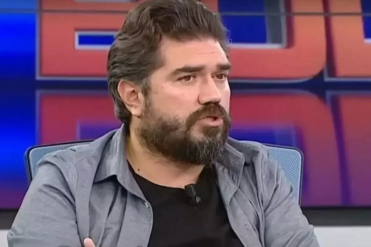 Rasim Ozan canlı yayında yorum yapıyor