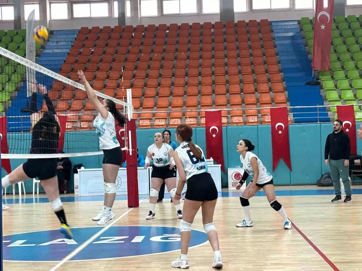 Elazığ’da Yıldız Kadınlar Voleybol İl Birinciliği Finali: Belediye Spor Kulübü Şampiyon