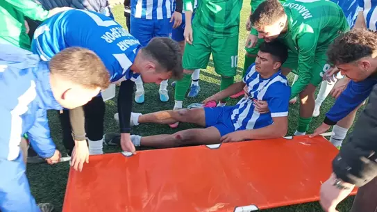 Burdur Amatör Futbol Maçında Hakem Gerginliğe Yenik Düşerek Soyunma Odasına Gitti