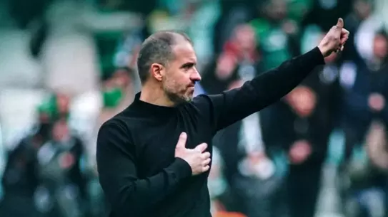 Bursaspor teknik direktör Mustafa Er antrenman sahasında