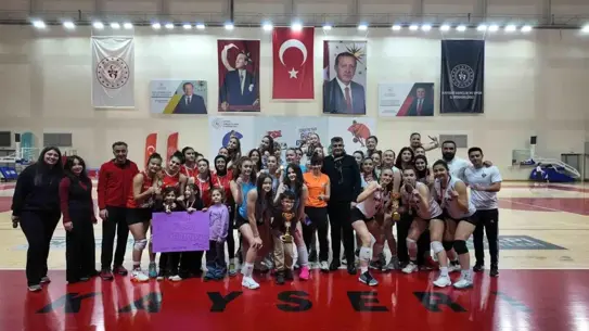 Voleybol SK A Takımı şampiyonluk kutlaması