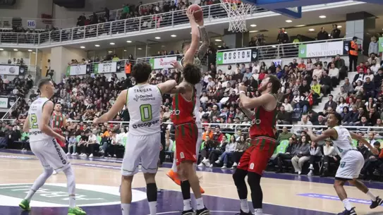 Merkezefendi, Karşıyaka'yı Son Dakikada 83-81 Yenerek Büyük Zafer Kazandı