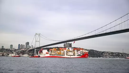 Yıldırım: Türkiye'nin Yeni Ultra Derin Deniz Sondaj Gemisi Boğazı Geçti