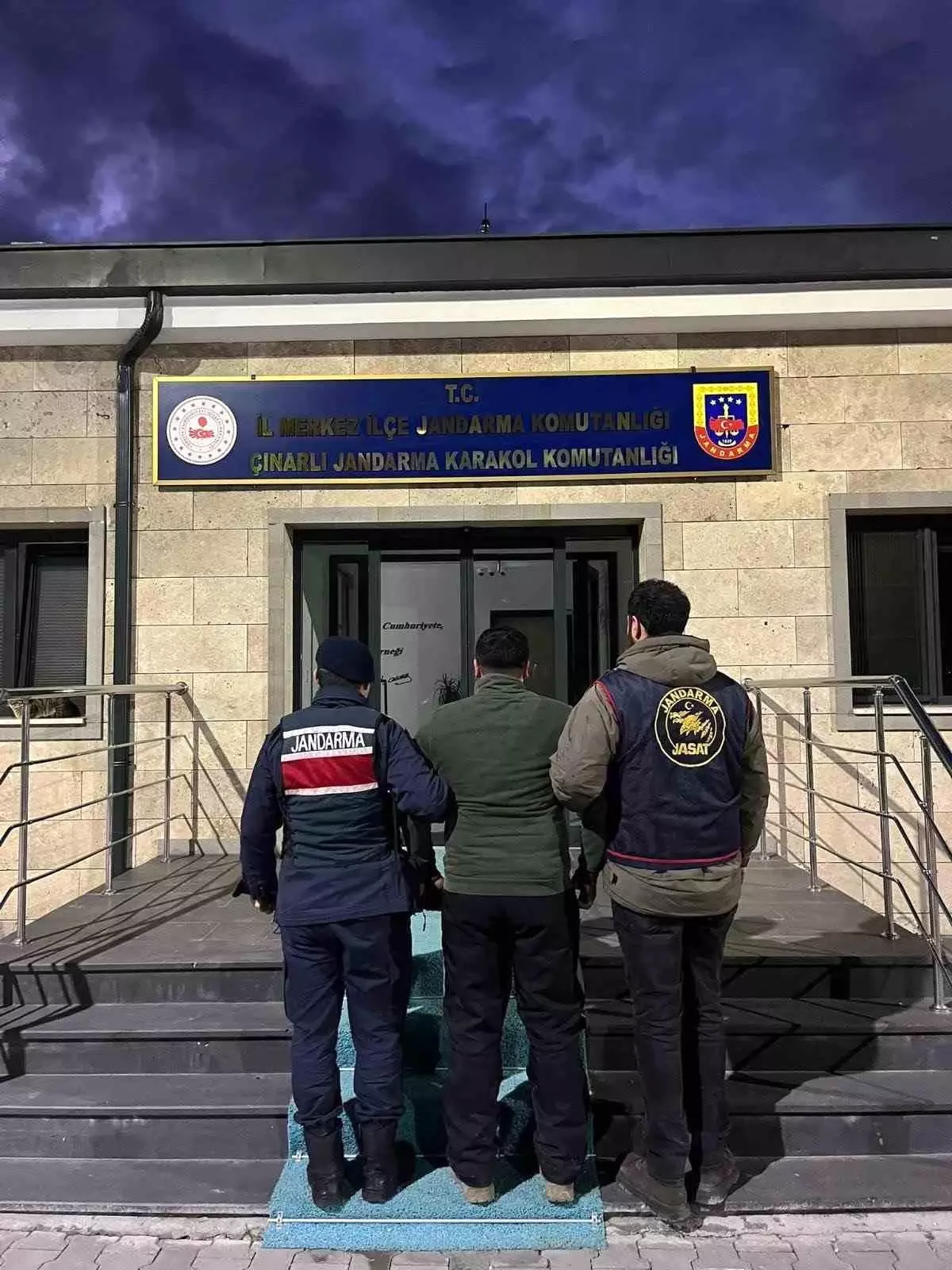 Çanakkale'de Jandarma 5 Şüpheliyi Gözaltına Aldı