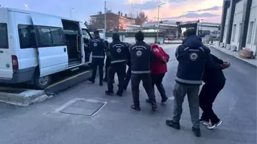 Erzincan’da 19 Kaçak Göçmen ve 3 Şebeke Üyesi Operasyonda Yakalandı