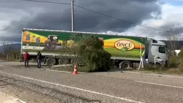 Balıkesir'de TIR Şarampole Çıktı: Gönen‑Bandırma Yolunda Trafik Kazası