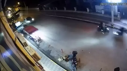 Nusaybin'de Motosiklet Çarpışması: 3 Kişi Ağır Yaralı