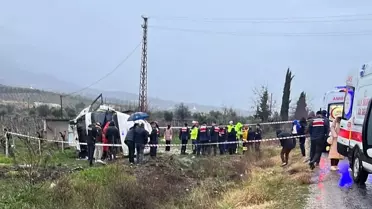 Denizli Buldan’da Servis Kontrolden Çıkarak Üzüm Bağlarına Çarptı, 25 Yaralı