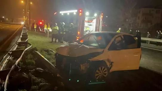 Tekirdağ’da Alkol Etkisi Altında Sürücü Bariyer ve Aydınlatma Direğine Çarptı