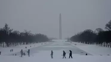 ABD'nin Orta Batı ve Doğu Kıyılarını Vuran Şiddetli Kar Fırtınası 30 Can Kaybına Yol Açtı