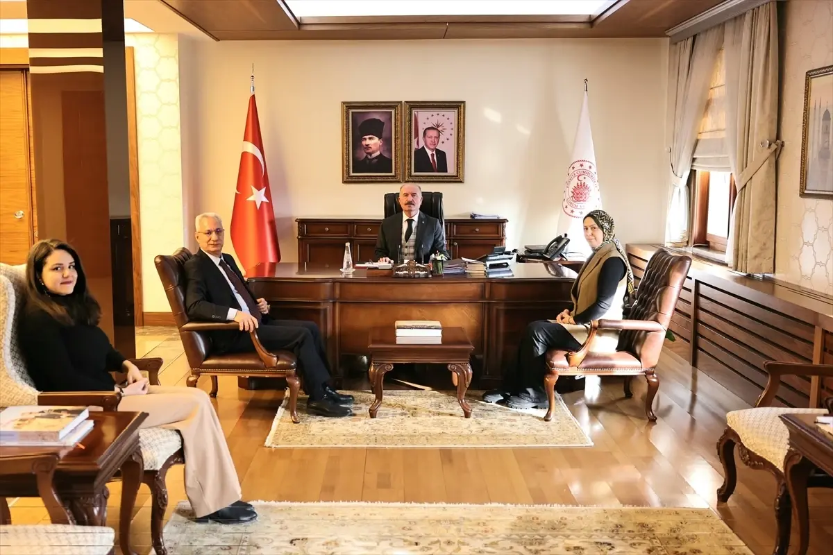 Çorum Gümrük Müdürü Süzer, Dünya Gümrük Günü'nde Vali Çalgan'ı Ziyaret Etti