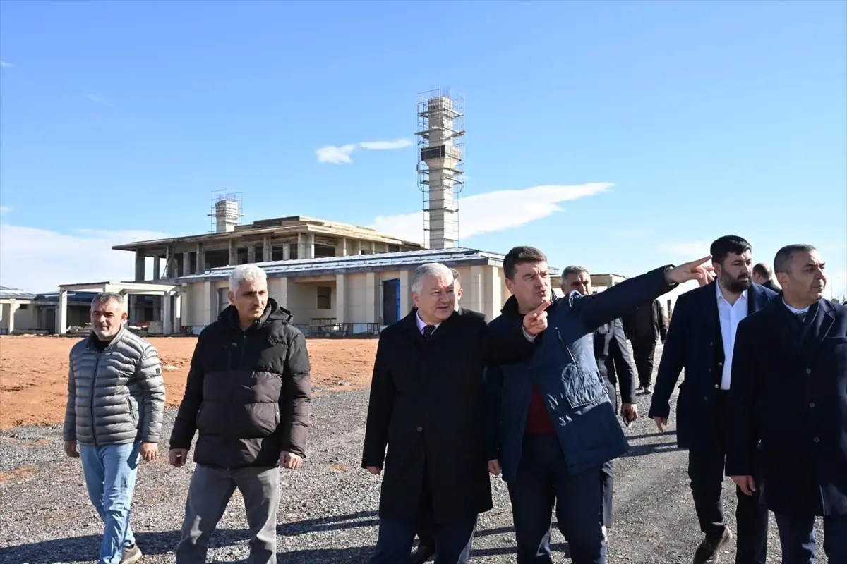 Aksaray’da Yatırım Turları: Vali Duru ve Belediye Başkanı Dinçer Projeleri İnceledi