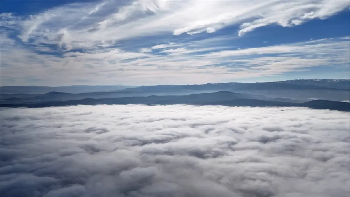 Sungurlu’da Yoğun Sis Görüntüleri Drone Kamerasıyla Kaydedildi