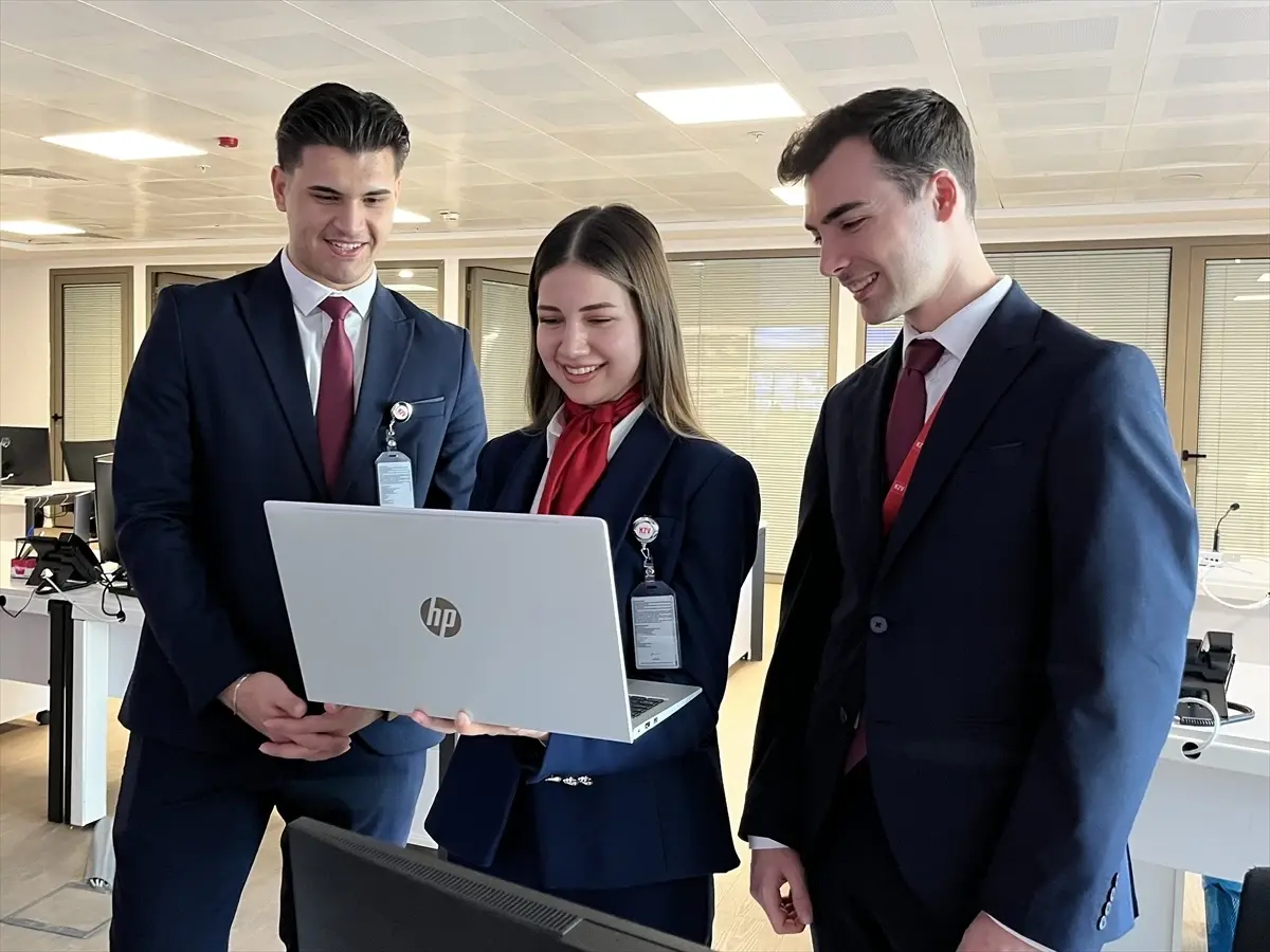 Çukurova Havalimanı Çalışanları 2025 Yılın Kareleri Oylamasına Katıldı