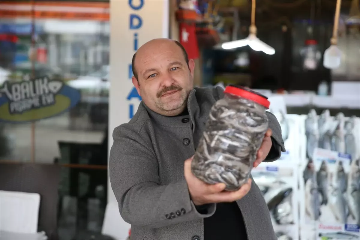 Karadeniz'de Hamsi Salamurası Sezonu Açıldı: Balıkçılar Hazırlıklara Başladı