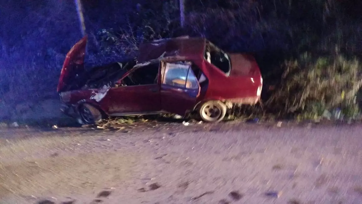 Ereğli'de Araç Bariyere Çarptı: Aynı Aileden 5 Kişi Yaralandı