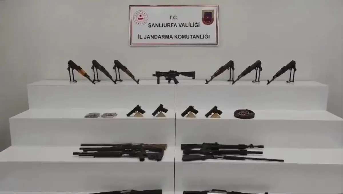 Viranşehir'de Jandarma Operasyonu: 6 Silah ve 7 Şüpheli Gözaltı