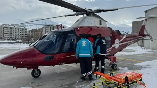 Erzurum’da 94 Yaşındaki Hastaya Helikopterle Acil Transfer