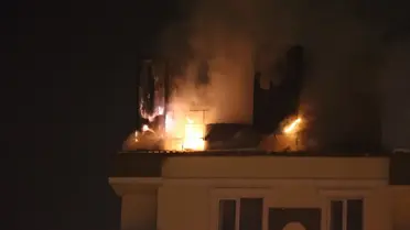 Kars'ta 6 Katlı Bina Yangını Hızlıca Söndürüldü