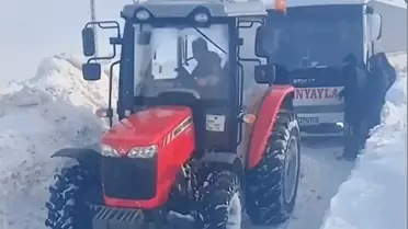 Sivas'ın Ulaş İlçesinde Yolcu Midibüsü Yoğun Tipi Nedeniyle Kilitlendi