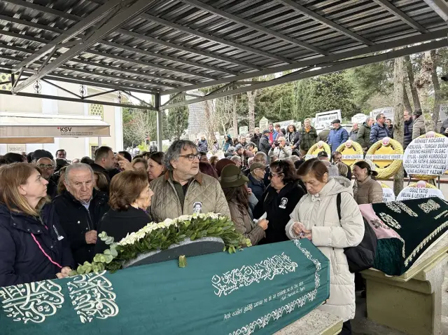 Cenaze töreni anı fotoğrafı 3