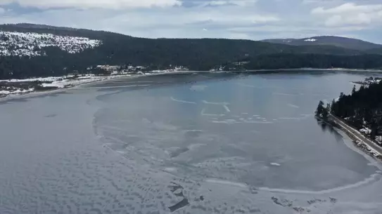 Abant Gölü'nde Bembeyaz Kış Manzarası ve Kayak Keyfi