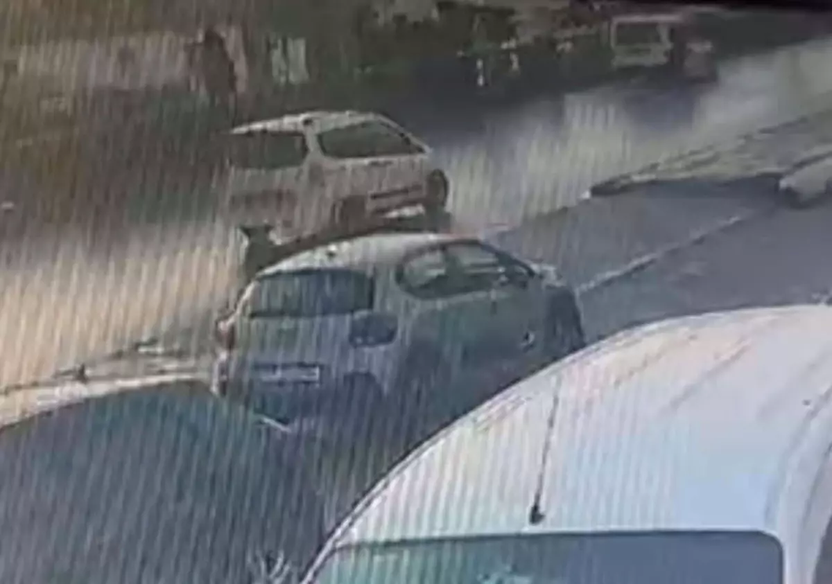 Bodrum’da 80 Yaşındaki Yaya, Yaya Geçidinde Otomobille Çarpıştı: Ağır Yaralı