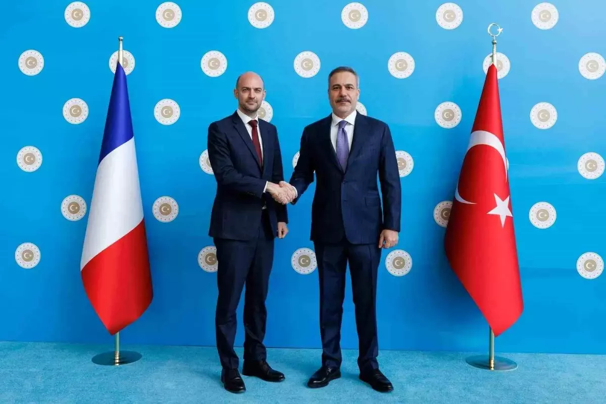 Dışişleri Bakanı Hakan Fidan ve Fransız Dışişleri Bakanı Barrot Ankara’da Görüştü
