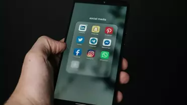 Fransa Meclisi 15 Yaş Altı Çocukların Sosyal Medya Kullanımını Yasakladı