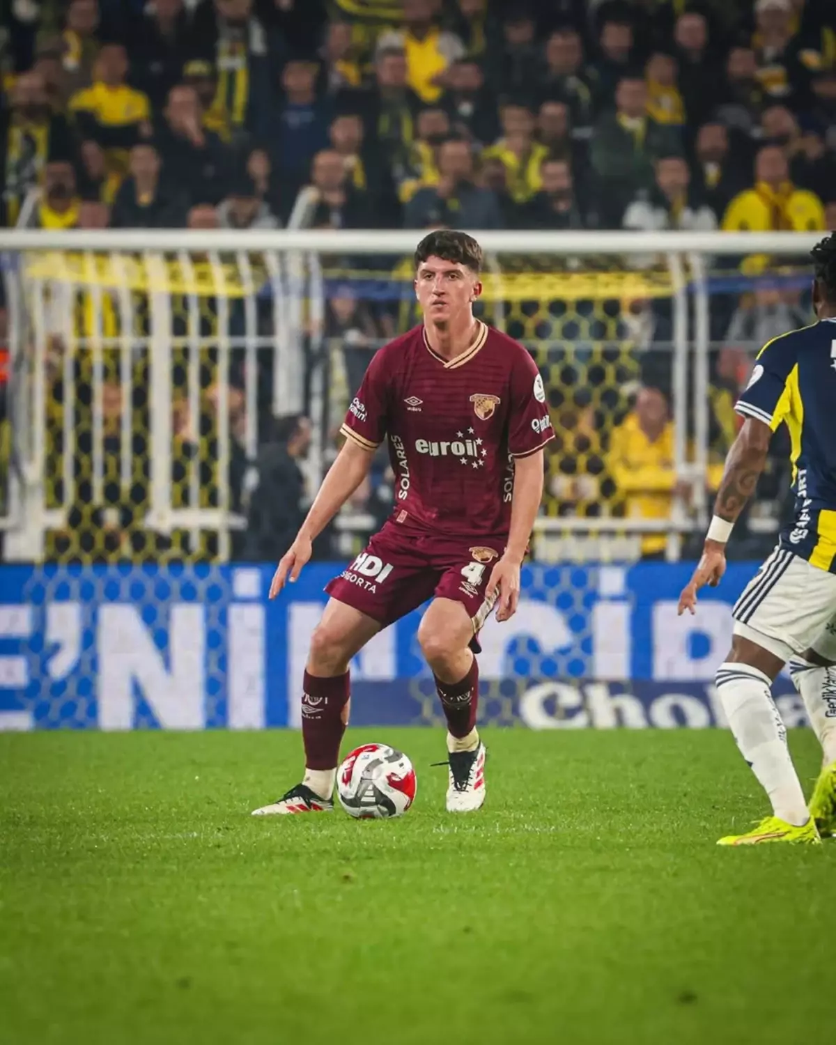 Göztepe, Kadıköy'de Savunma Gücünü Kanıtladı: Fenerbahçe'ye Karşı 1-1'lik Beraberlik