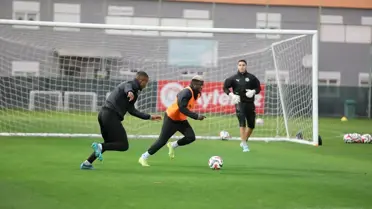 Alanyaspor, Eyüpspor Maçı Öncesi Cengiz Aydoğan Tesisleri'nde Antrenmana Hız Verdi