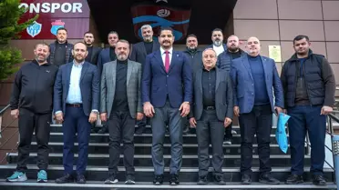 Taha Akgül Trabzonspor'u Ziyaret Etti: Forma ve Plaket Takdimi