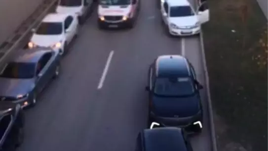 Fermuar sistemiyle ambulansa yol açan sürücüler