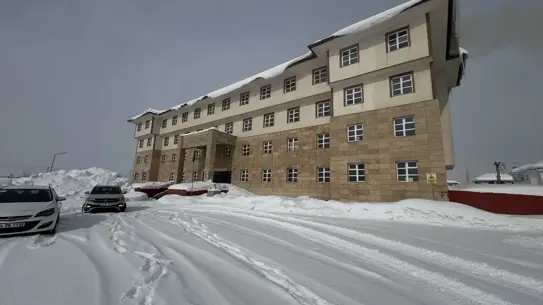 Yüksekova Liseli Gençler İstanbul Robot Yarışmasına Hazırlanıyor