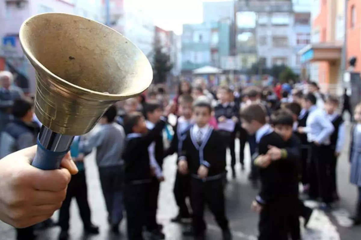 Okul Açılışında Şok Kar Yağışı: Öğrencileri Bekleyen Ani Tatil
