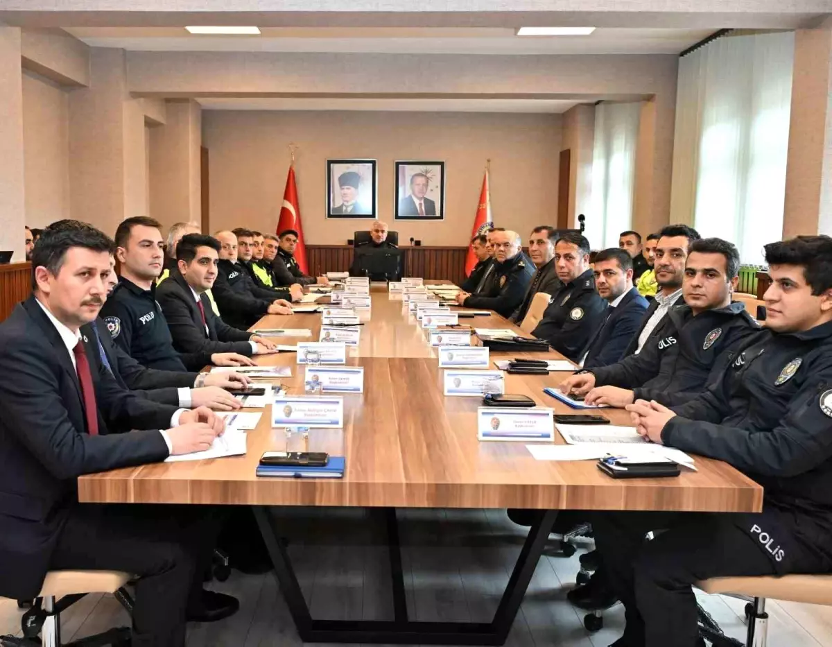 Düzce’de Asayiş Değerlendirme Toplantısı Gerçekleşti