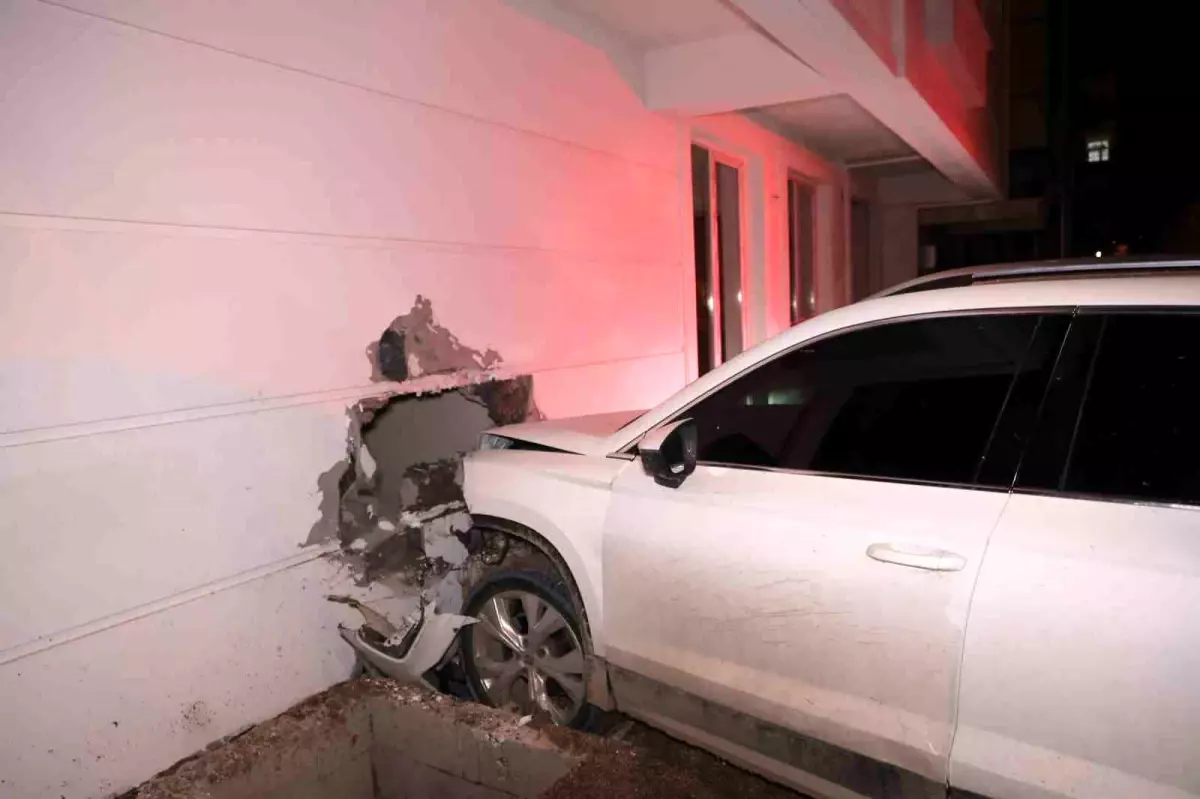 Nevşehir’de Alkollü Sürücü Polis Uyarısını Gözardı Ederek Kaçtı, Çarpışma Sonrası Yaya Oldu