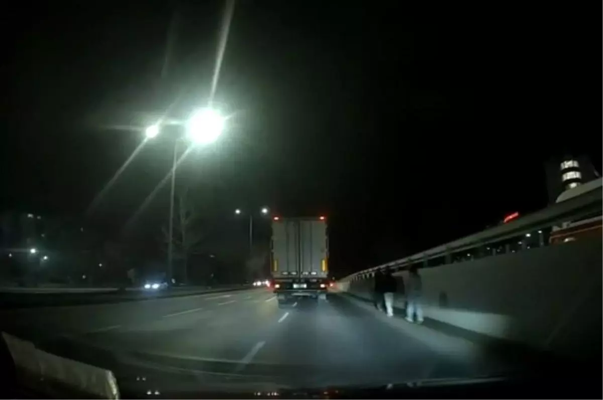 Eskişehir Cevreyolu'nda Karanlıkta Yaya Kazası Tehlikesi ve Şoförün Zamanında Müdahalesi