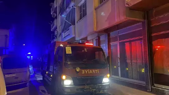 Alaşehir'de Apartman Yangını Hızla Kontrol Altına Alındı
