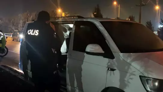 Antalya’nın Yenigöl Mahallesi’nde Park Halindeki Panelvan’da 55 Yaşındaki Adam Ölü Bulundu