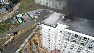 İstanbul Başakşehir'de Şantiye Yangını: Mahsur Kalan İşçiler Güvenli Bölgeye Çıkarıldı