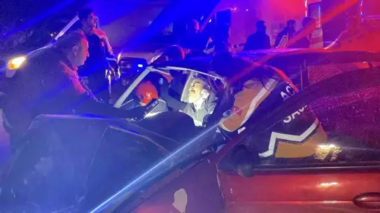 Çorum'da İki Otomobil Çarpıştı: 8 Kişi Yaralandı, 3 Çocuk İçinde