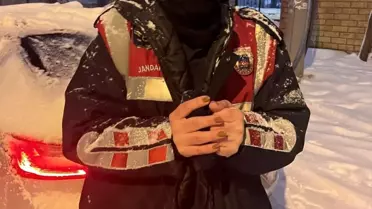 Gaziantep’te Jandarma Üniforması Giyen Kadın Sahte Güvenlik Görevlisi Olarak Gözaltına Alındı