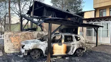 Kastamonu’da Park Halindeki Çipte Çıkan Yangın İş Yerini ve Kamelyayı Yaktı