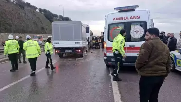 Dilovası'nda 3 Araç Zincirleme Kazası: 7 Yaralı ve Trafik Tek Şeritten Kontrol Altına Alındı