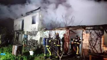 Denizli Pamukkale'de Samanlık Yangını Kontrol Altına Alındı