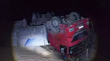 Bilecik'te Tır Devrildi: 3 Yaralı ve Jandarmanın İnceleme Süreci