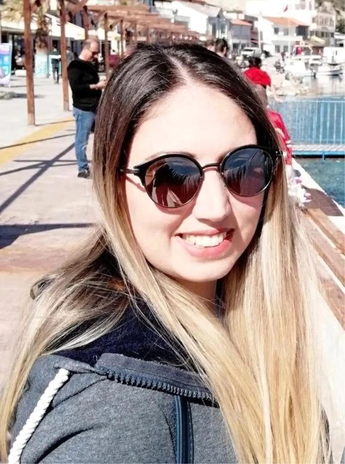 Efeler'de Balkon Sırasında Kalp Krizi Geçiren 36 Yaşındaki Kadın Hayata Kaldırılamadı